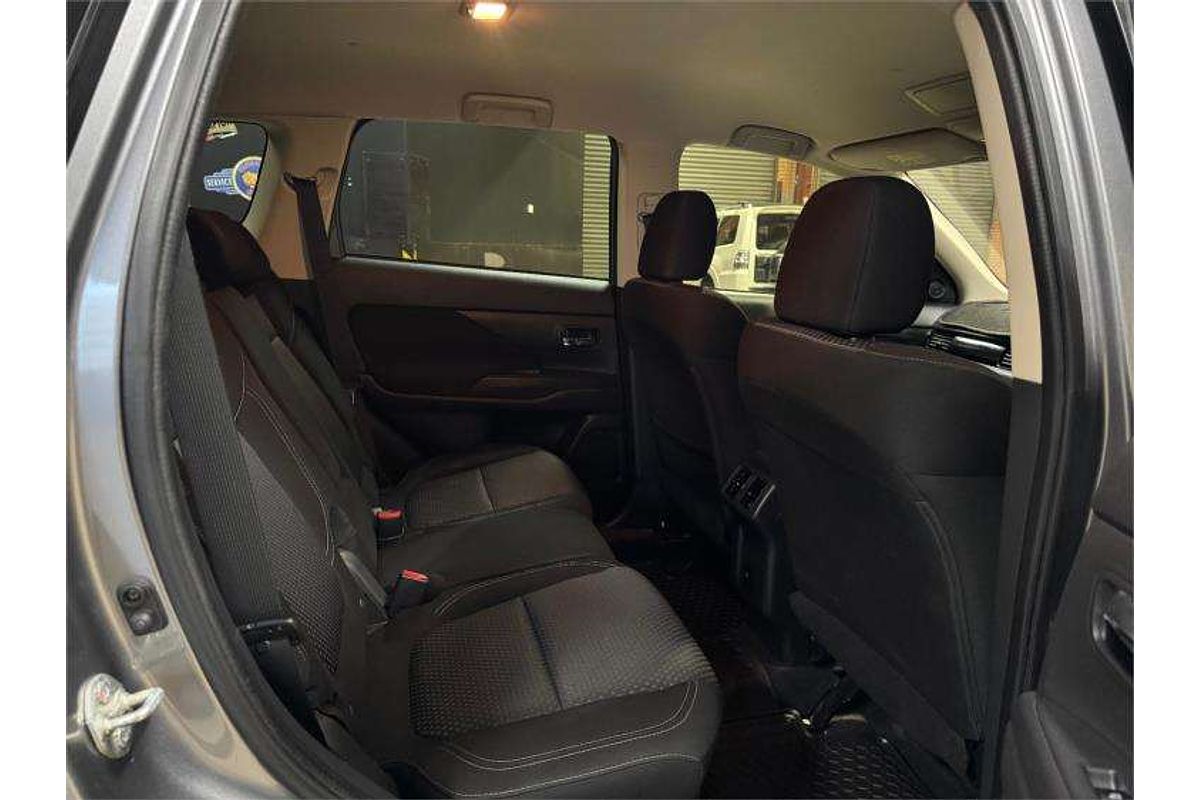 2019 Mitsubishi Outlander ES ZL
