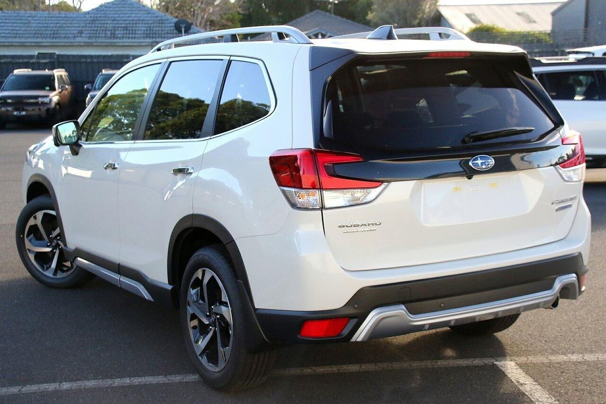 2024 Subaru Forester Hybrid S S5