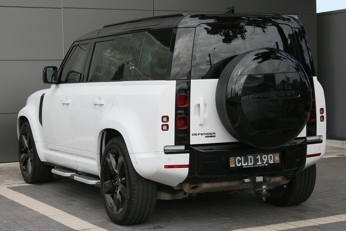 2020 Land Rover Defender 110 P400 HSE L663