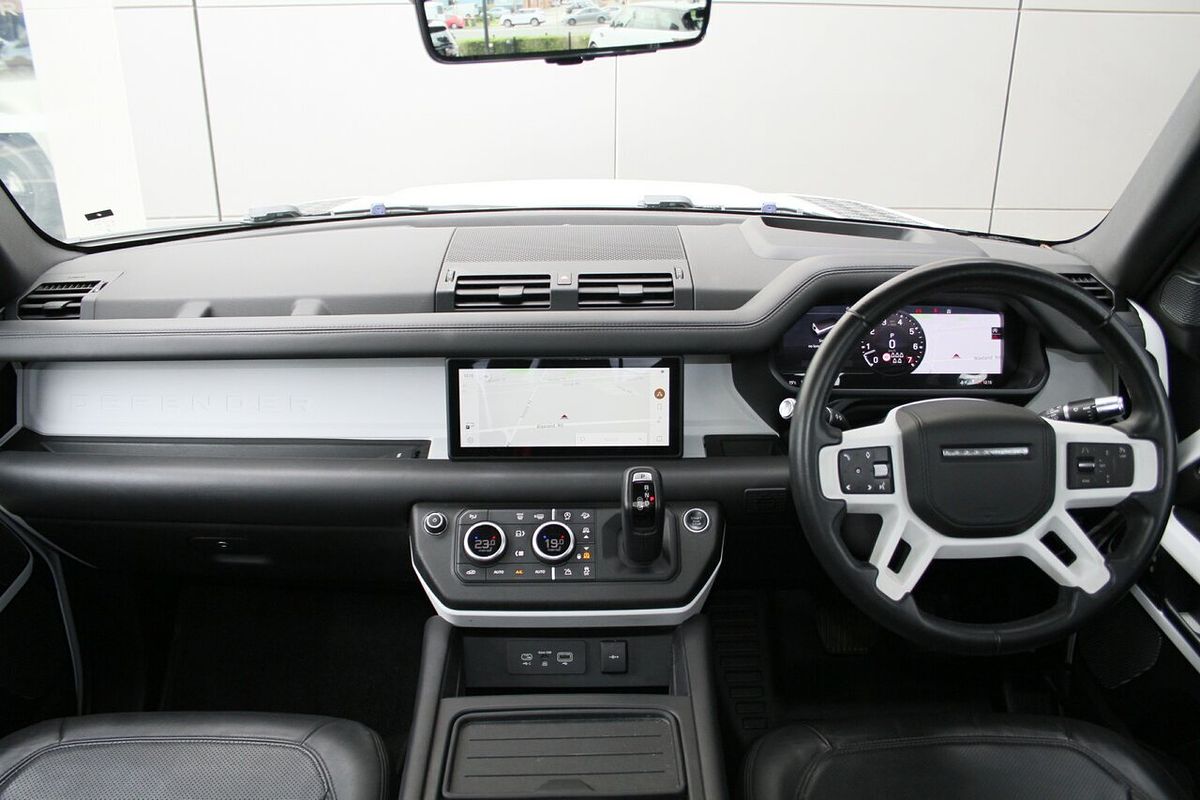 2020 Land Rover Defender 110 P400 HSE L663