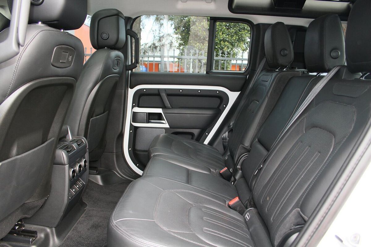 2020 Land Rover Defender 110 P400 HSE L663