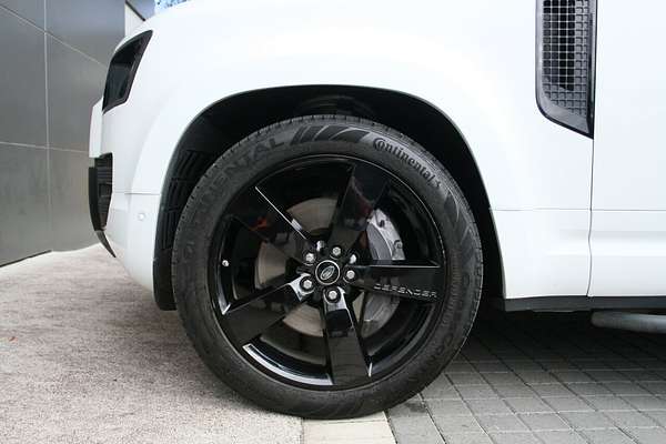 2020 Land Rover Defender 110 P400 HSE L663