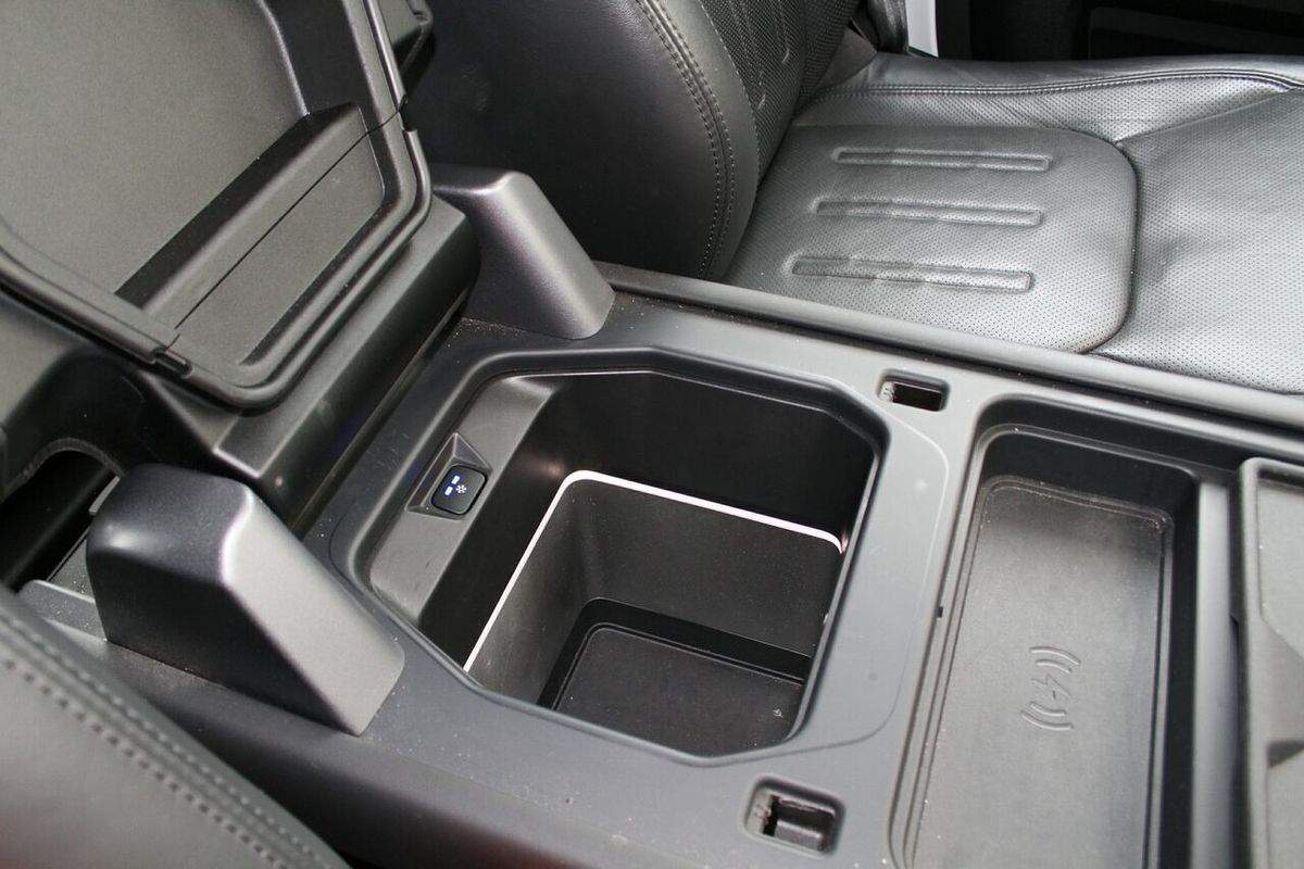 2020 Land Rover Defender 110 P400 HSE L663