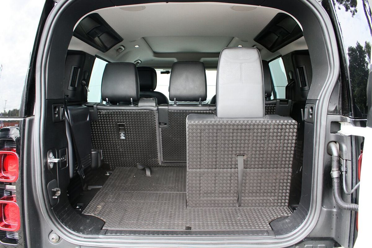 2020 Land Rover Defender 110 P400 HSE L663