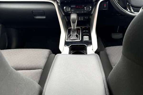 2024 Mitsubishi Eclipse Cross LS YB
