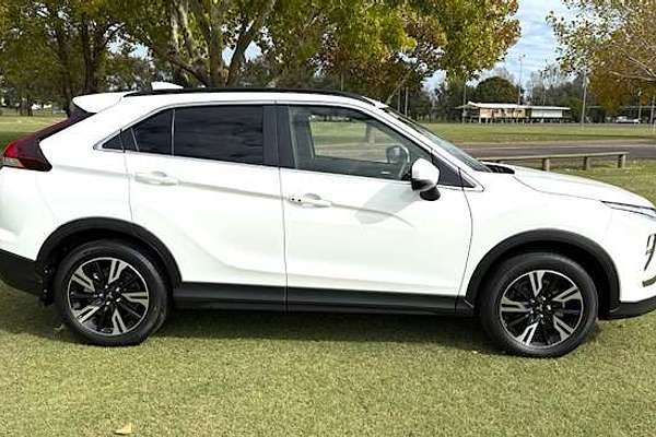 2024 Mitsubishi Eclipse Cross LS YB