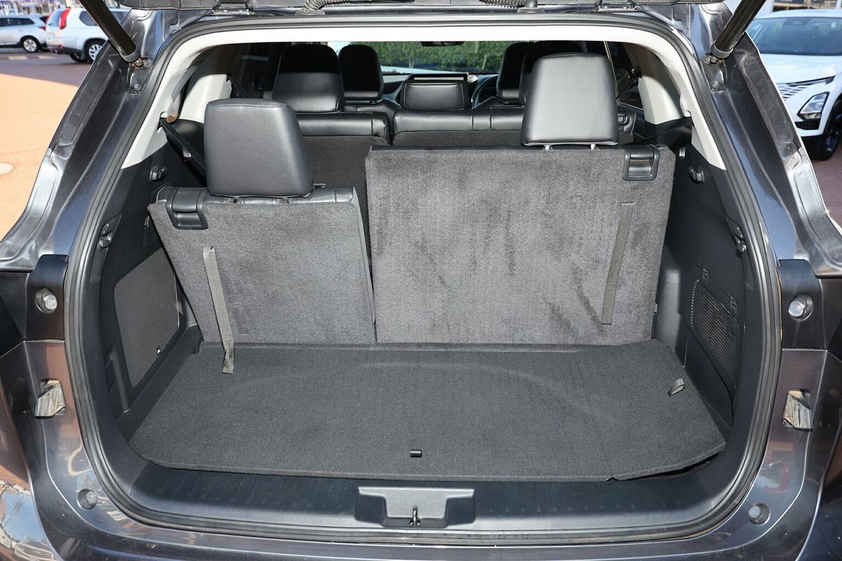 2023 Toyota Kluger Grande AXUH78R