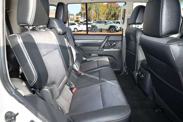 2018 Mitsubishi Pajero GLS NX
