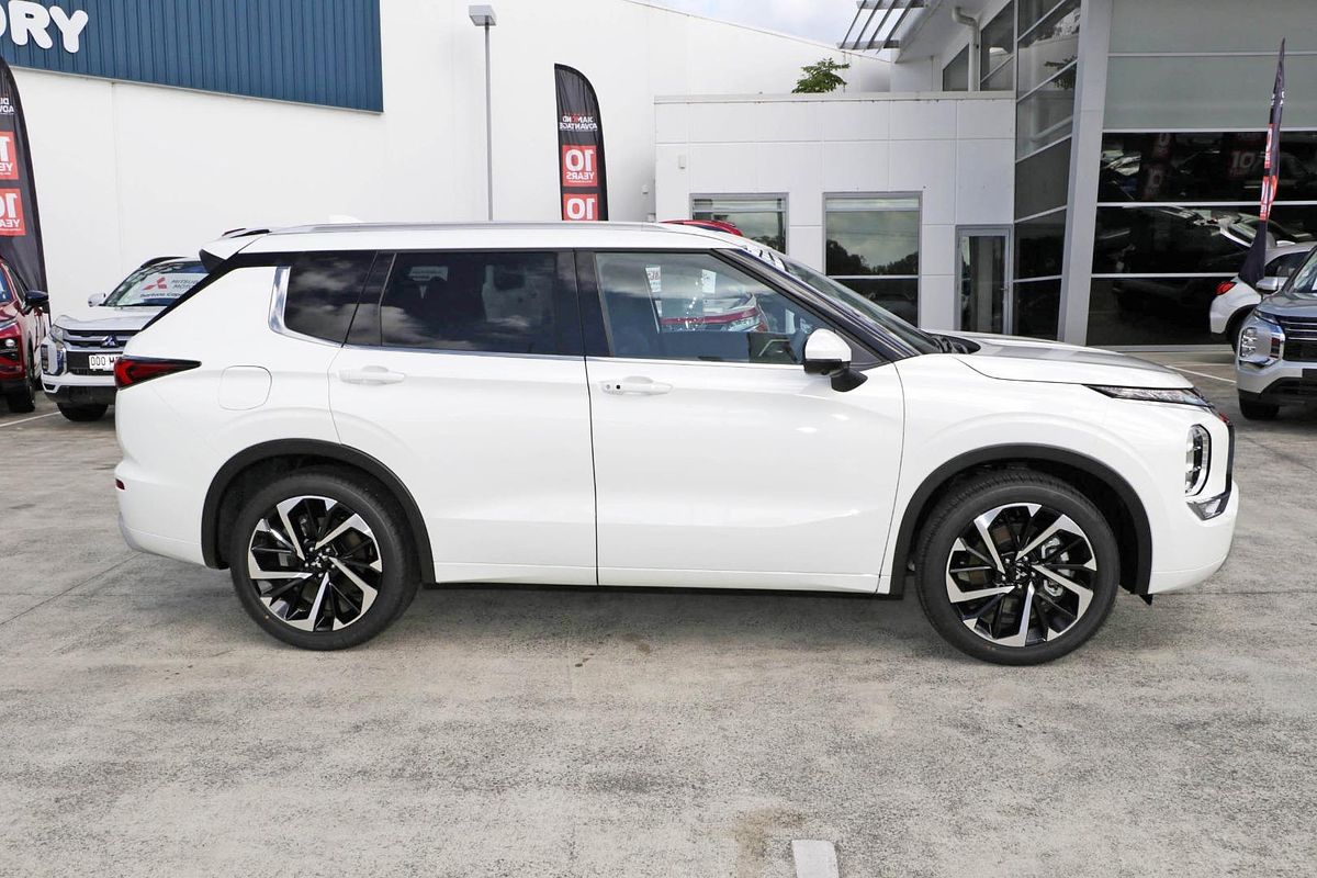 2024 Mitsubishi Outlander Exceed ZM