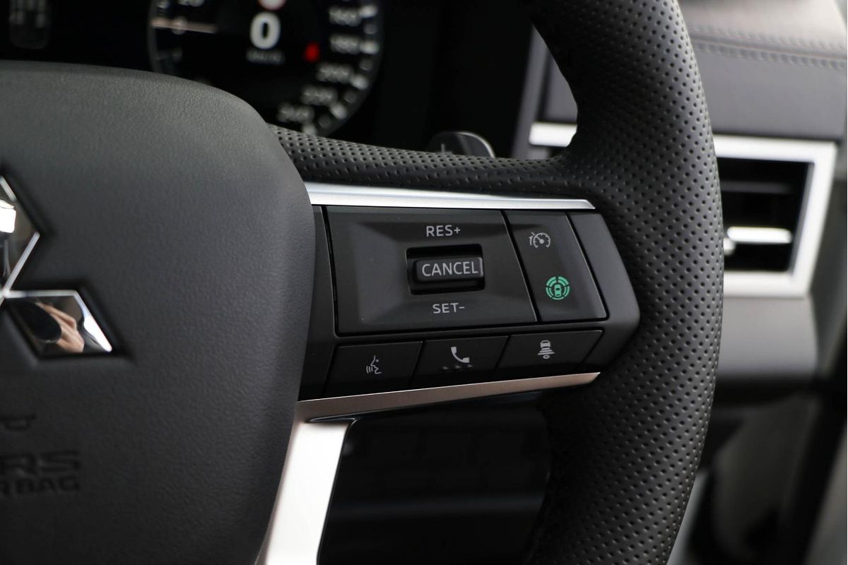 2024 Mitsubishi Outlander Exceed ZM
