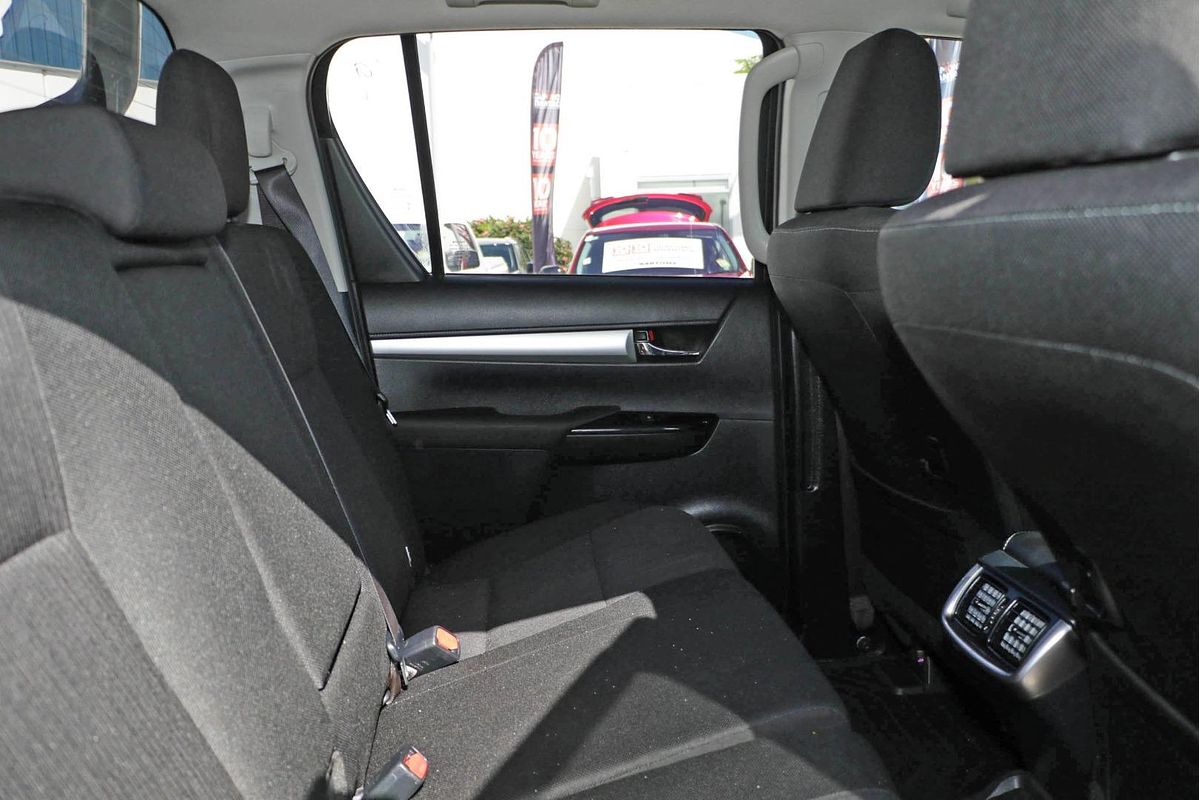2020 Toyota Hilux SR5 GUN126R 4X4