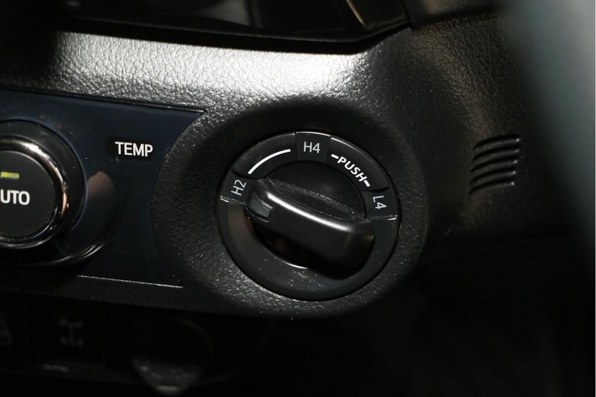 2020 Toyota Hilux SR5 GUN126R 4X4