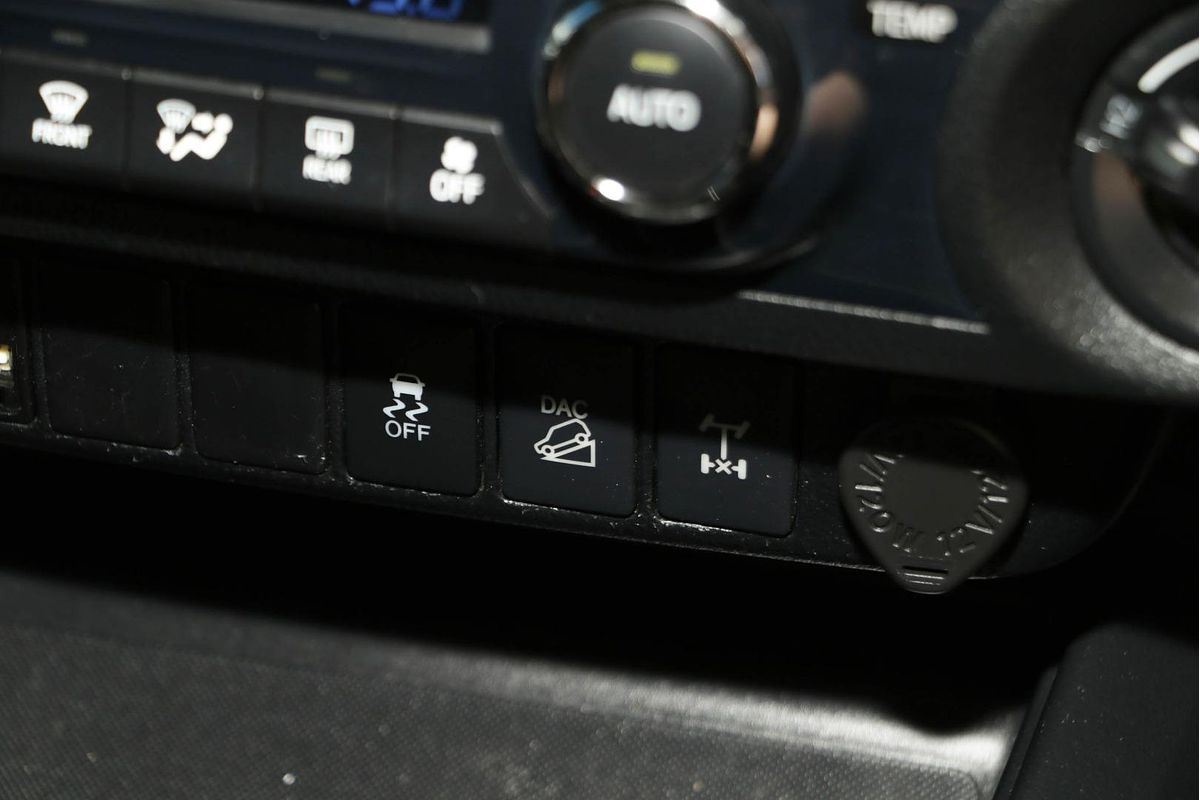 2020 Toyota Hilux SR5 GUN126R 4X4