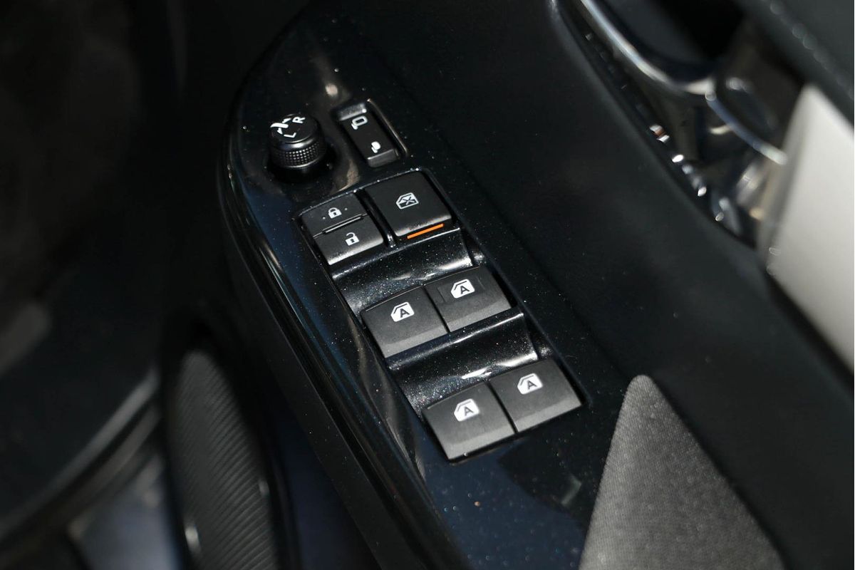 2020 Toyota Hilux SR5 GUN126R 4X4