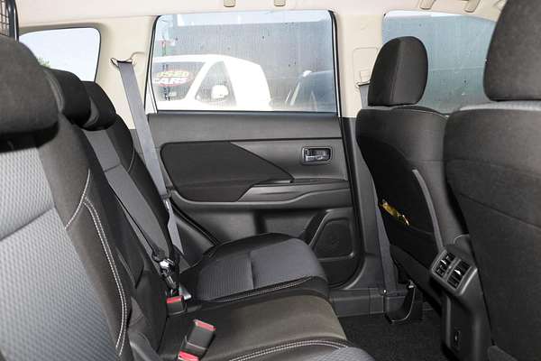 2019 Mitsubishi Outlander ES ADAS ZL