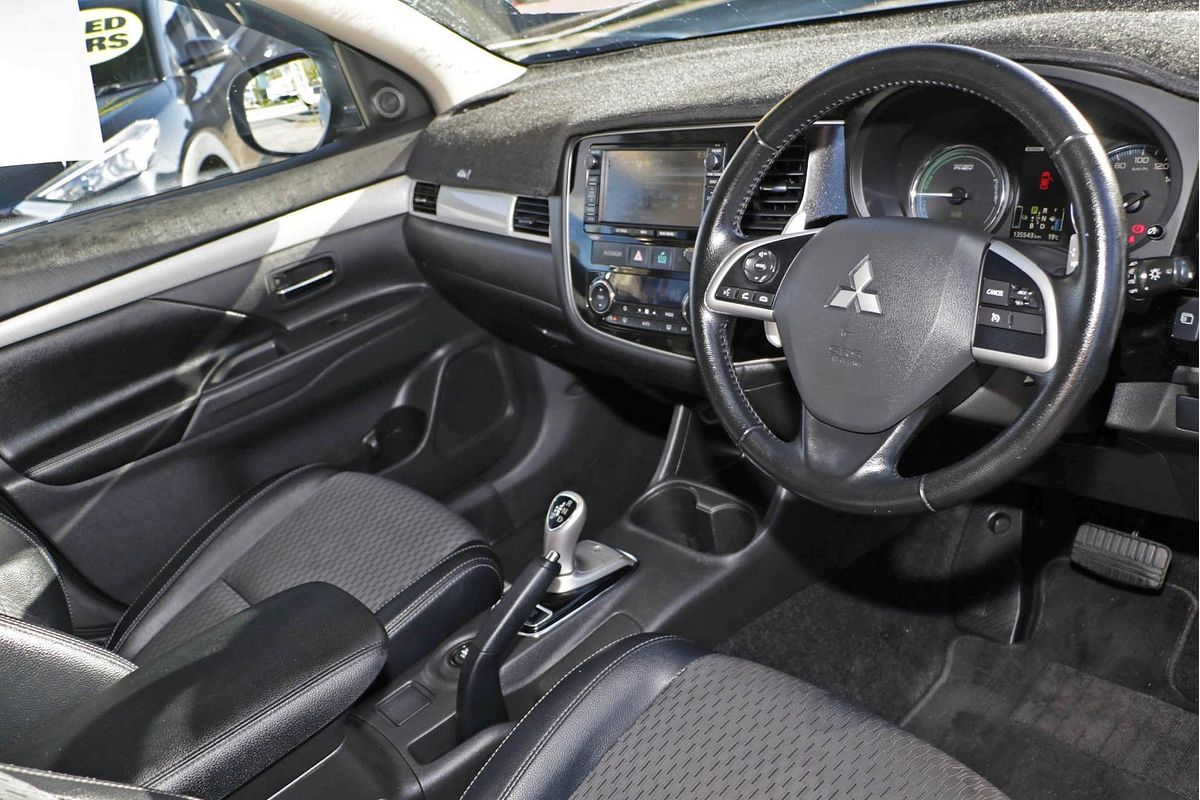 2014 Mitsubishi Outlander PHEV ZJ