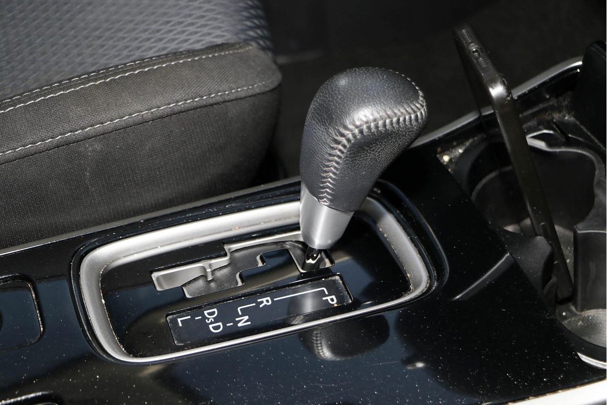 2019 Mitsubishi Outlander ES ADAS ZL