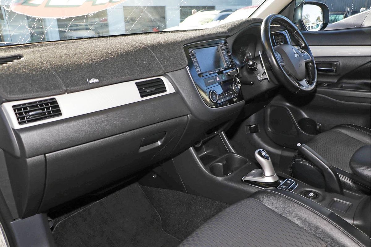 2014 Mitsubishi Outlander PHEV ZJ
