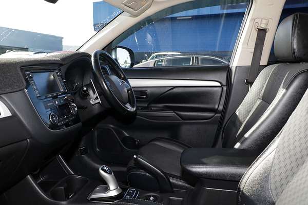 2014 Mitsubishi Outlander PHEV ZJ