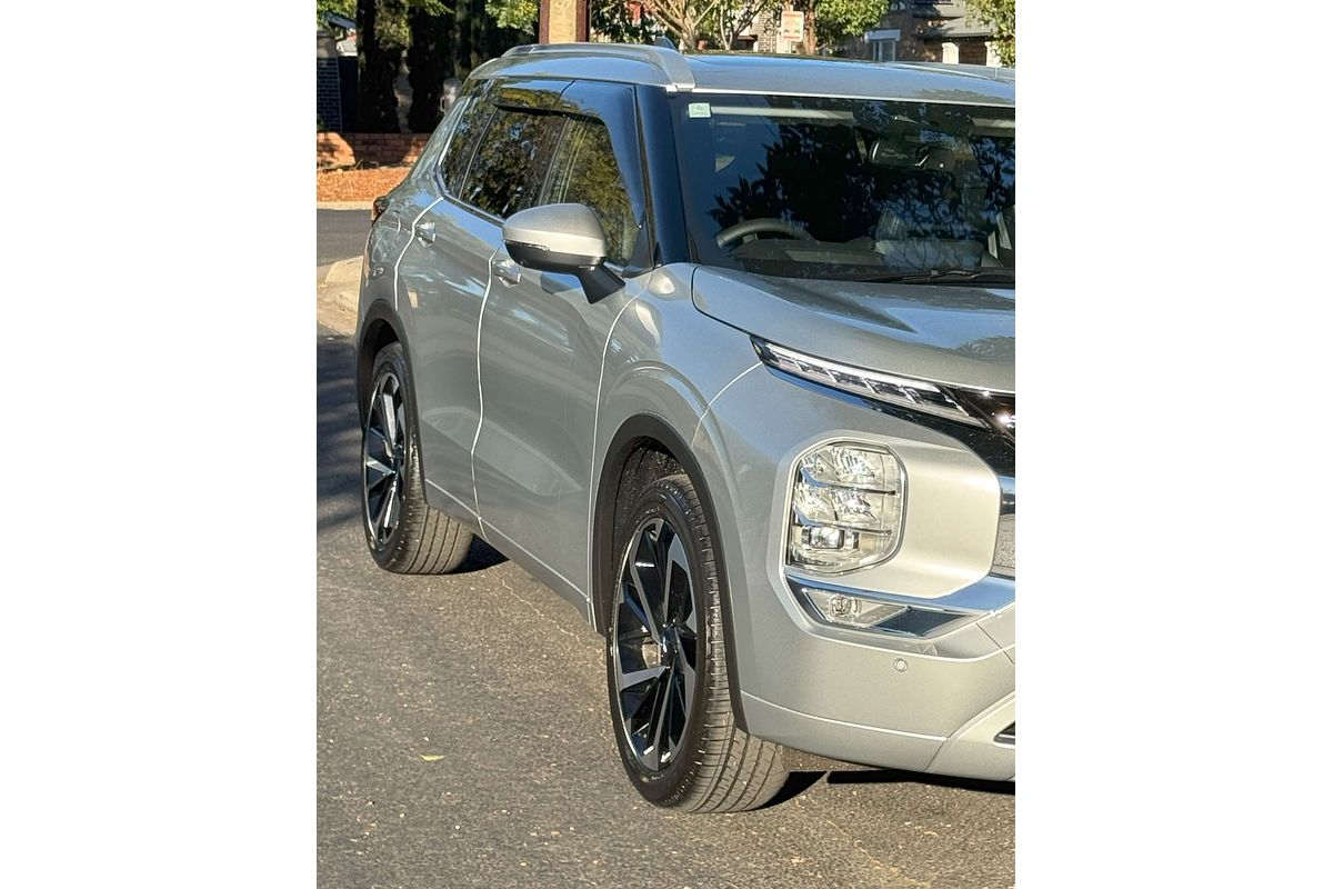 2024 Mitsubishi Outlander Exceed ZM
