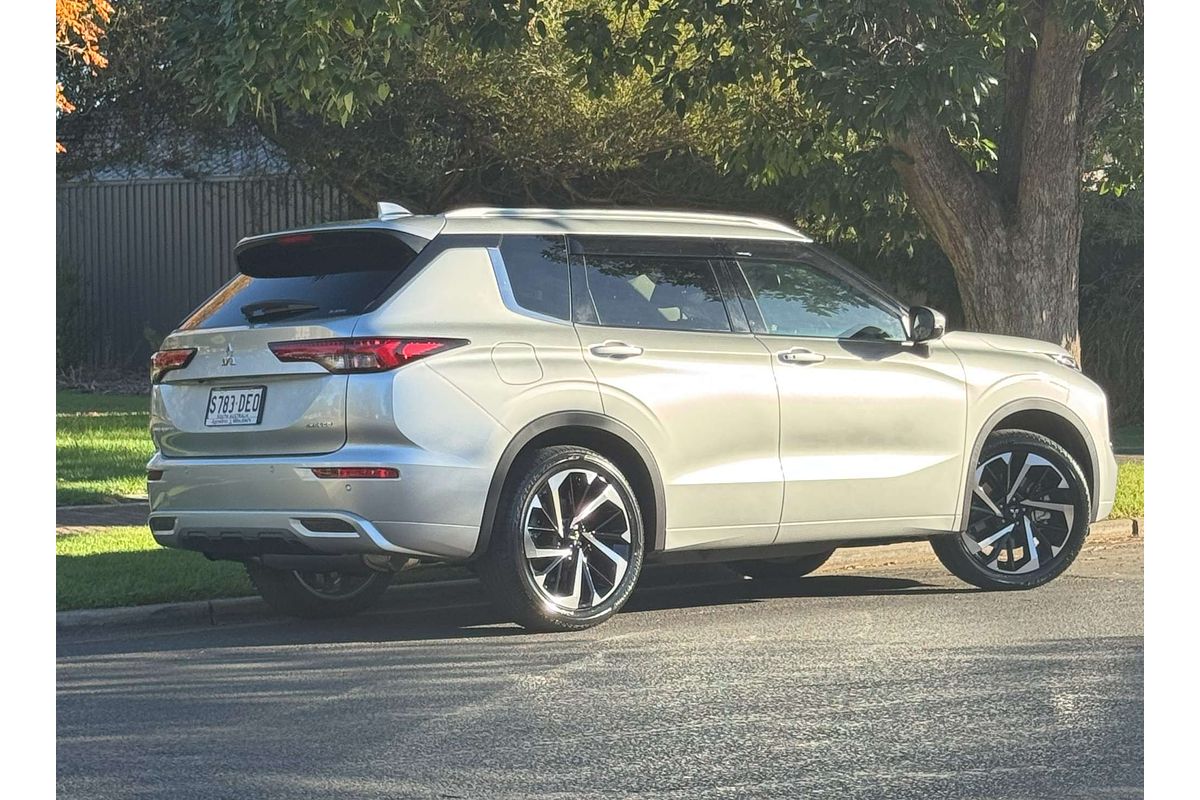 2024 Mitsubishi Outlander Exceed ZM