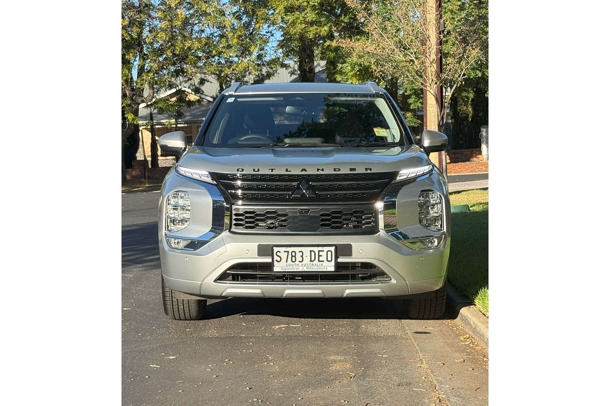 2024 Mitsubishi Outlander Exceed ZM