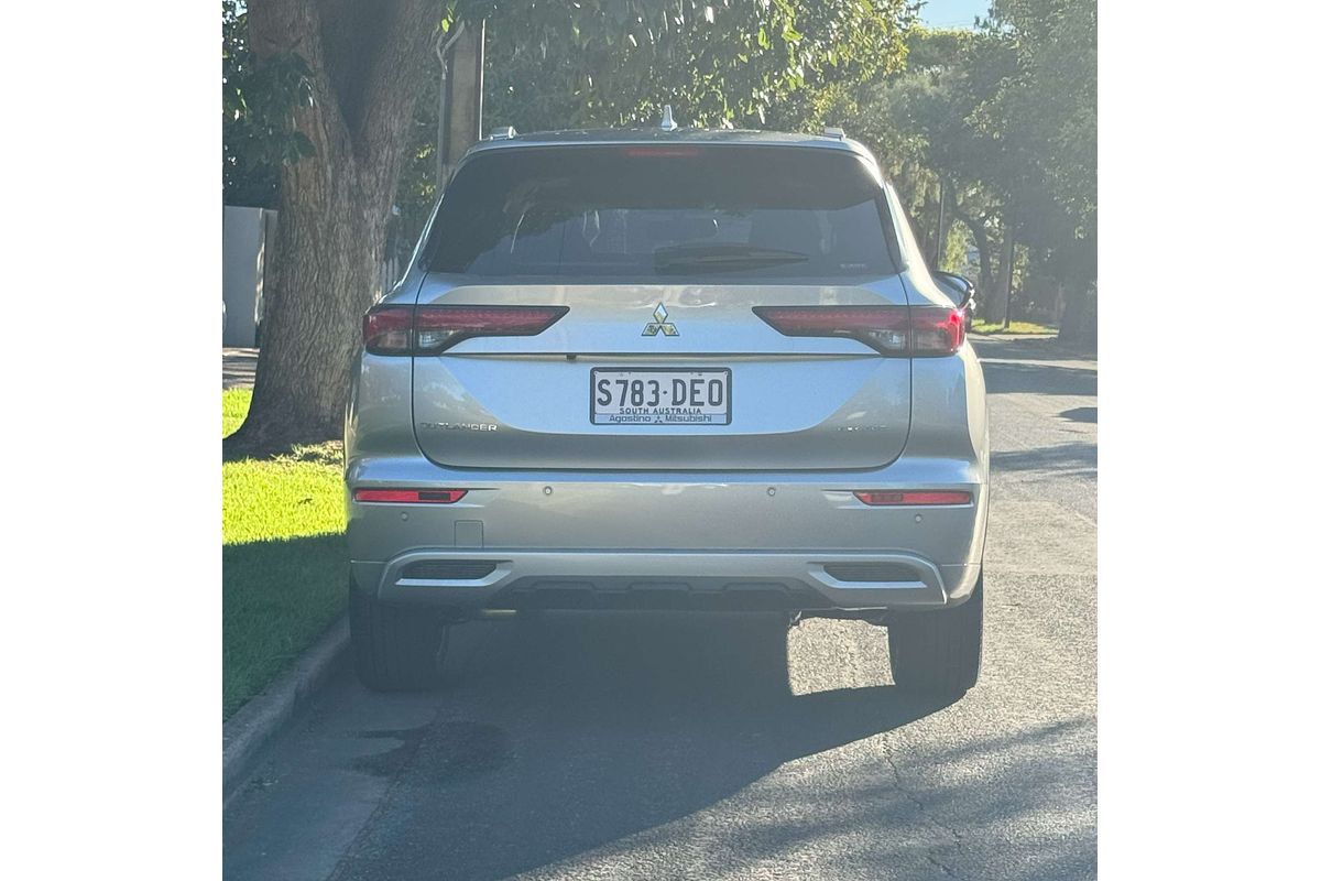 2024 Mitsubishi Outlander Exceed ZM