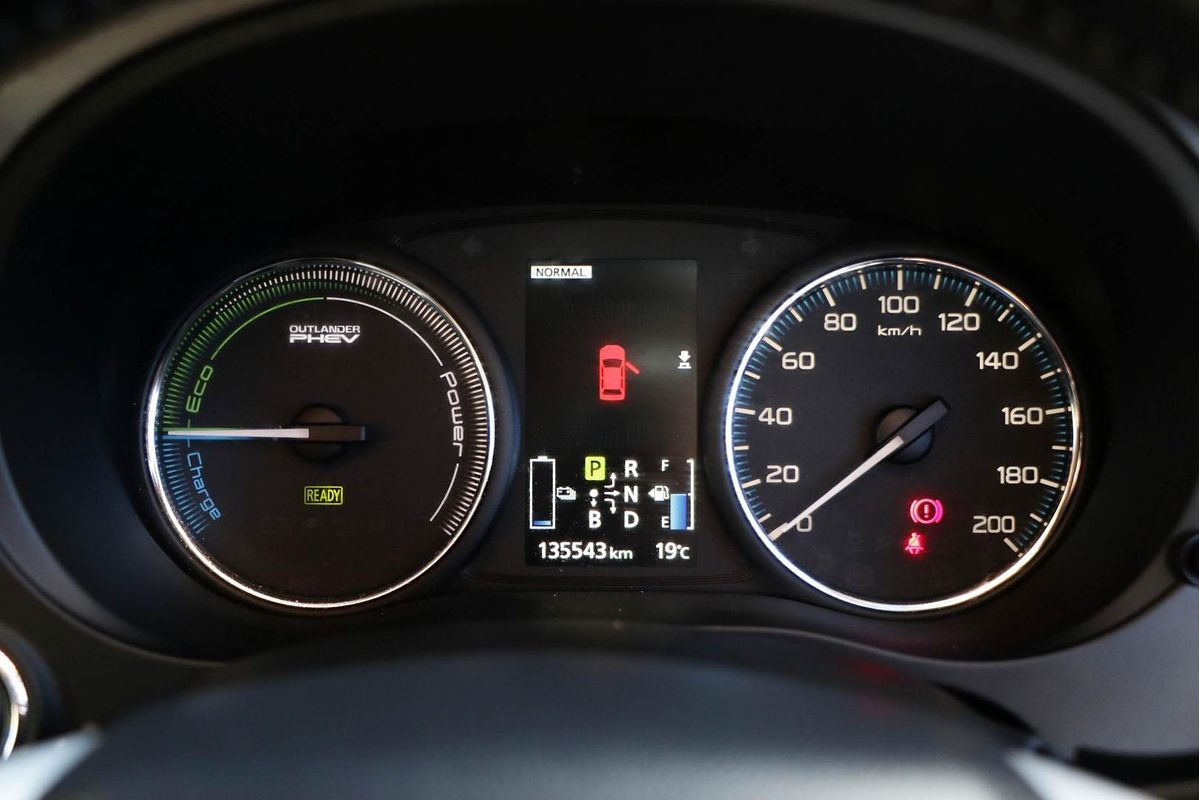 2014 Mitsubishi Outlander PHEV ZJ