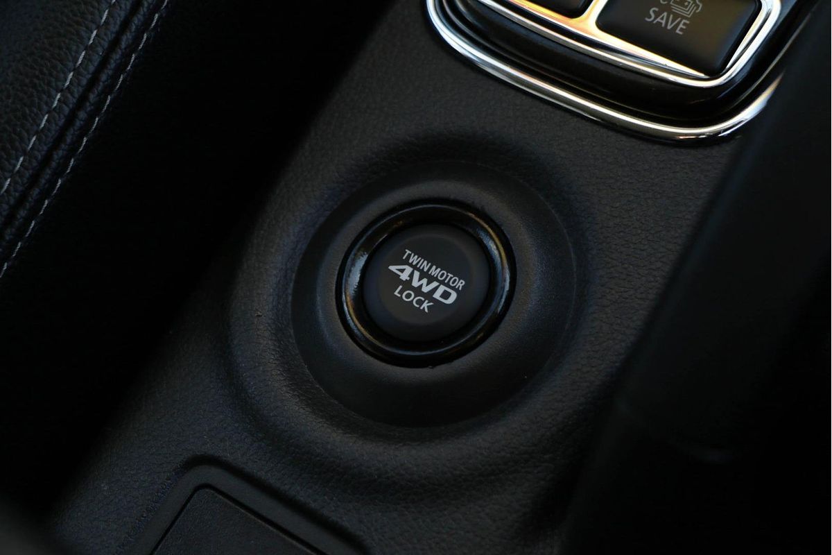 2014 Mitsubishi Outlander PHEV ZJ