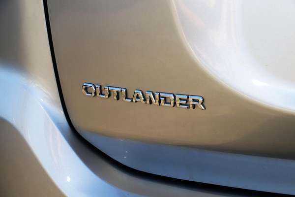 2019 Mitsubishi Outlander ES ADAS ZL