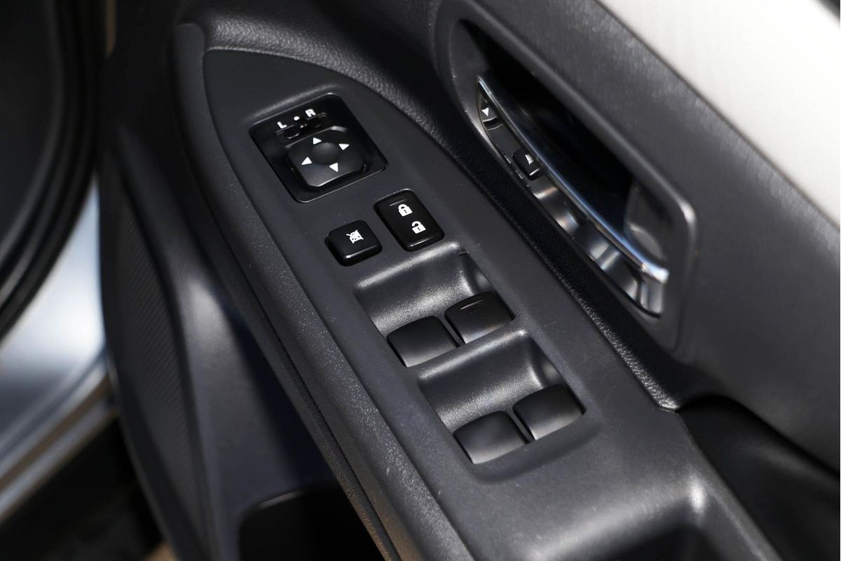 2014 Mitsubishi Outlander PHEV ZJ