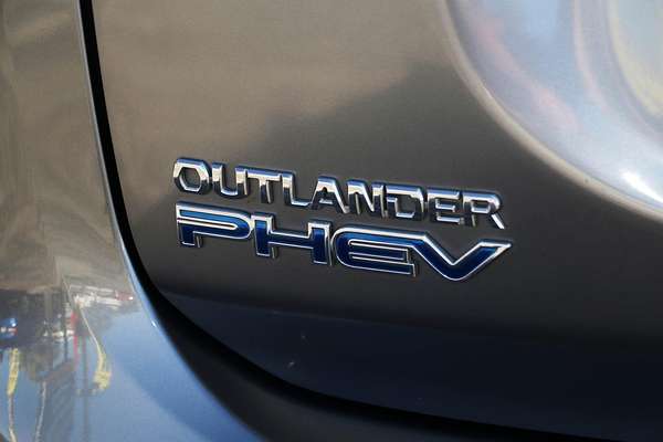 2014 Mitsubishi Outlander PHEV ZJ