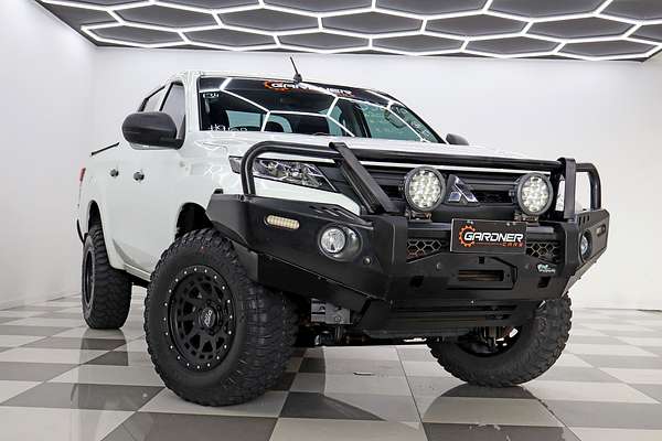 2022 Mitsubishi Triton GLX MR 4X4