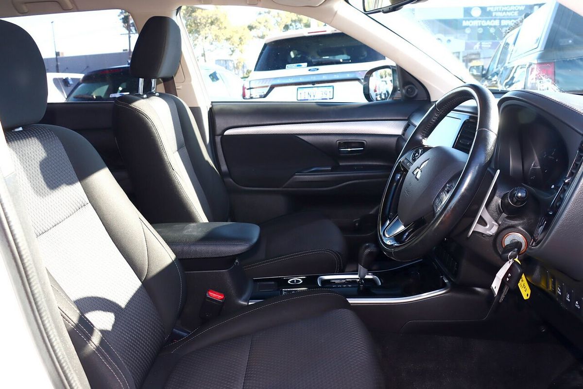 2017 Mitsubishi Outlander LS Safety Pack ZK