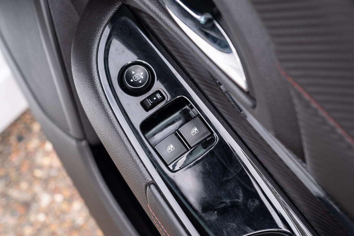 2016 Holden Ute SV6 Black VF Series II Rear Wheel Drive