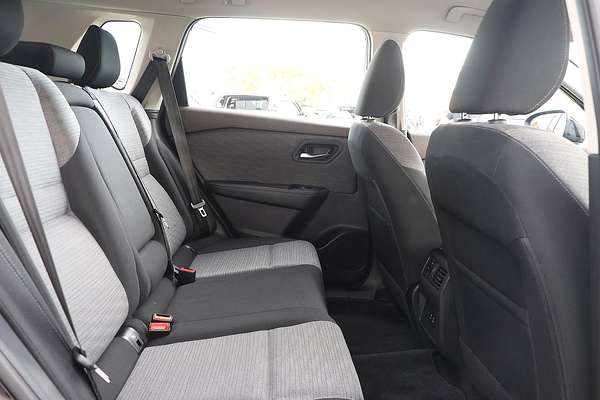 2024 Nissan X-TRAIL ST T33