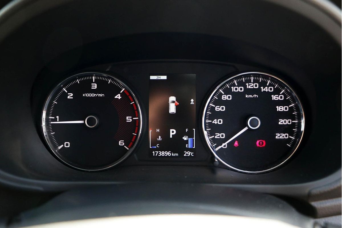 2017 Mitsubishi Pajero Sport GLX QE