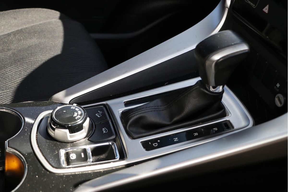 2017 Mitsubishi Pajero Sport GLX QE