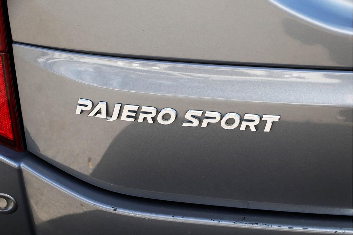 2017 Mitsubishi Pajero Sport GLX QE