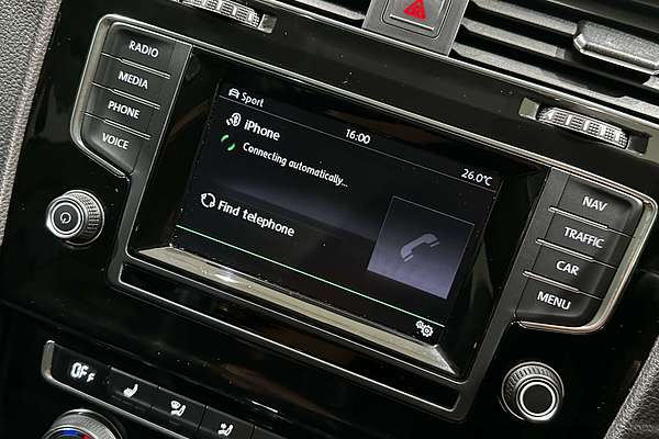 2013 Volkswagen Golf 103TSI Highline 7