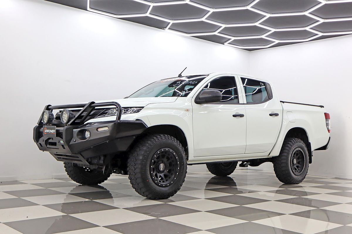 2022 Mitsubishi Triton GLX MR 4X4