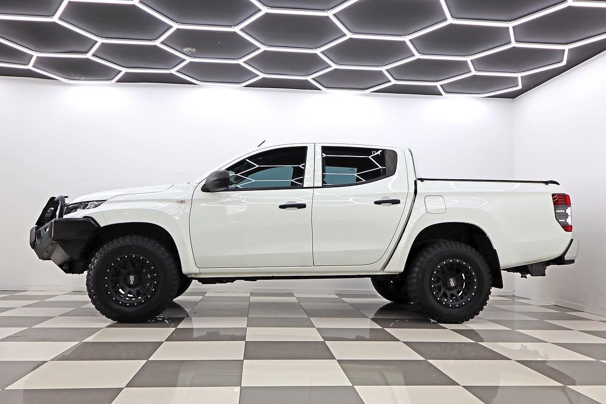 2022 Mitsubishi Triton GLX MR 4X4
