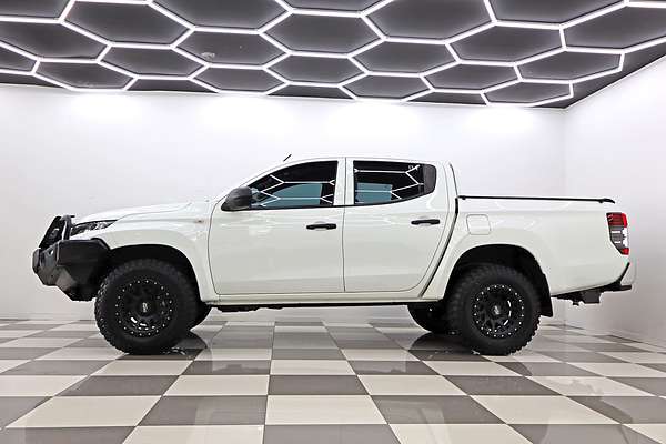 2022 Mitsubishi Triton GLX MR 4X4