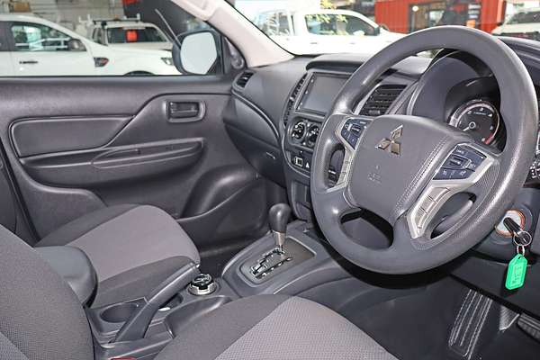 2022 Mitsubishi Triton GLX MR 4X4