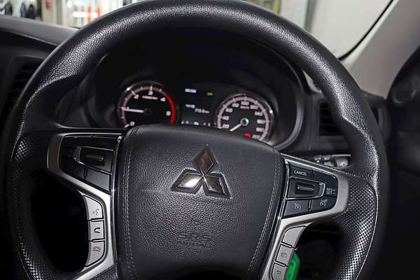 2022 Mitsubishi Triton GLX MR 4X4