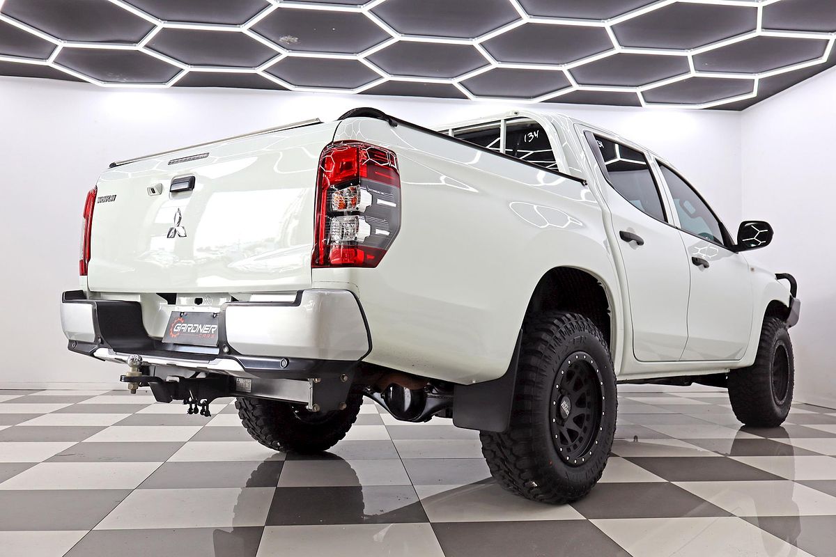 2022 Mitsubishi Triton GLX MR 4X4