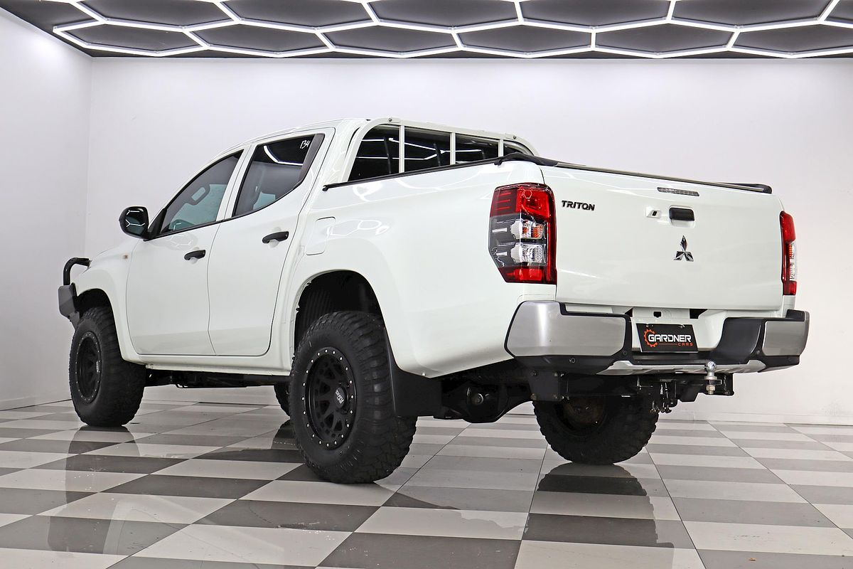 2022 Mitsubishi Triton GLX MR 4X4