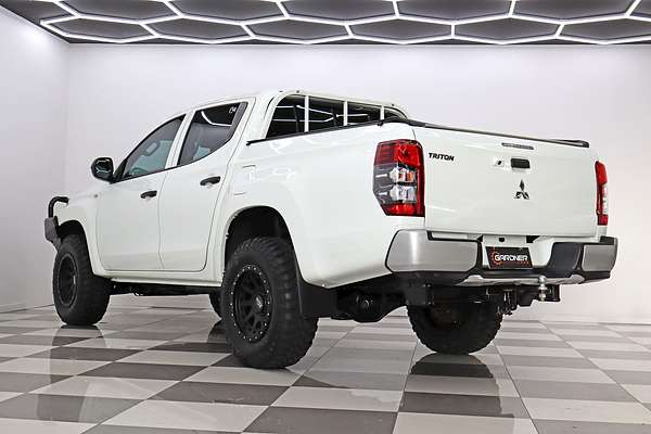 2022 Mitsubishi Triton GLX MR 4X4