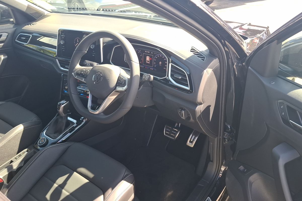 2024 Volkswagen T-Roc 140TSI R-Line D11