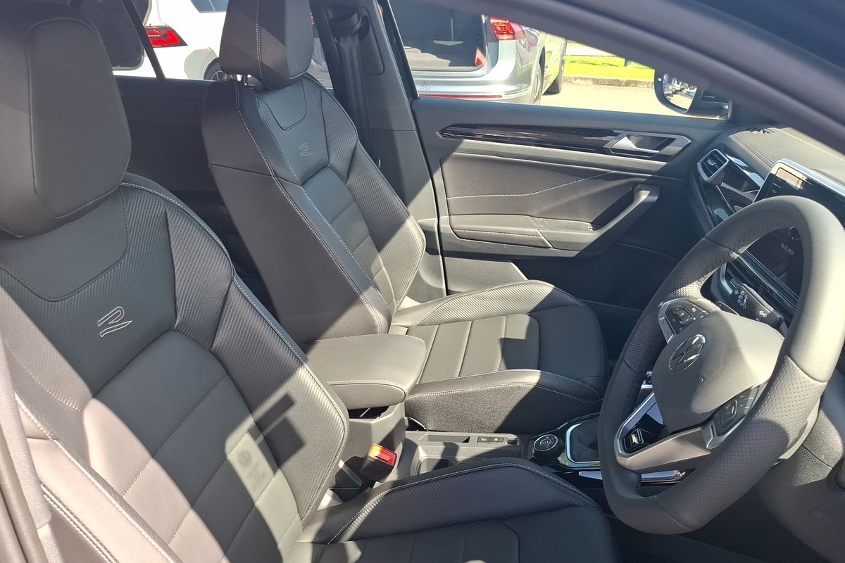 2024 Volkswagen T-Roc 140TSI R-Line D11